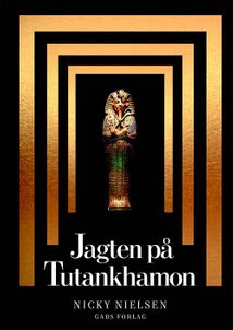 8. DECEMBER, 'Jagten på Tutankhamon' er ikke kun en dramatisk fortælling med helte og skurke, forbandelser og ørkenstøv, glitrende guld og rygter om et 3.000 år gammelt kongemord. Det er også historien om skattens betydning, det oldegyptiske samfund og Carters egyptiske kolleger.  Farfar Jørgen, der holder af at sidde og læse lødig litteratur i øreklapstolen foran pejsen, skal have lov at fordybe sig i denne smukke sag.